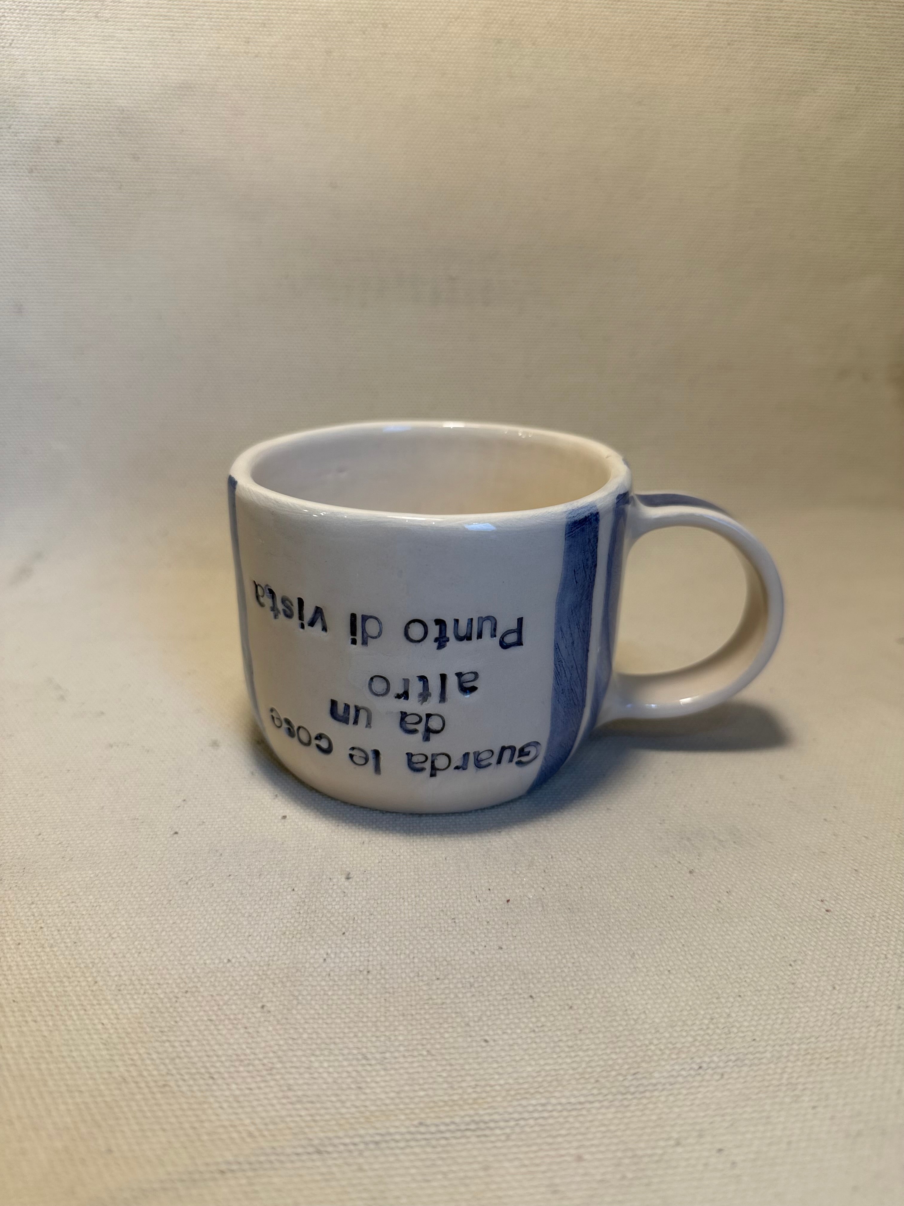 Tazza "Guarda le cose da un altro punto di vista"