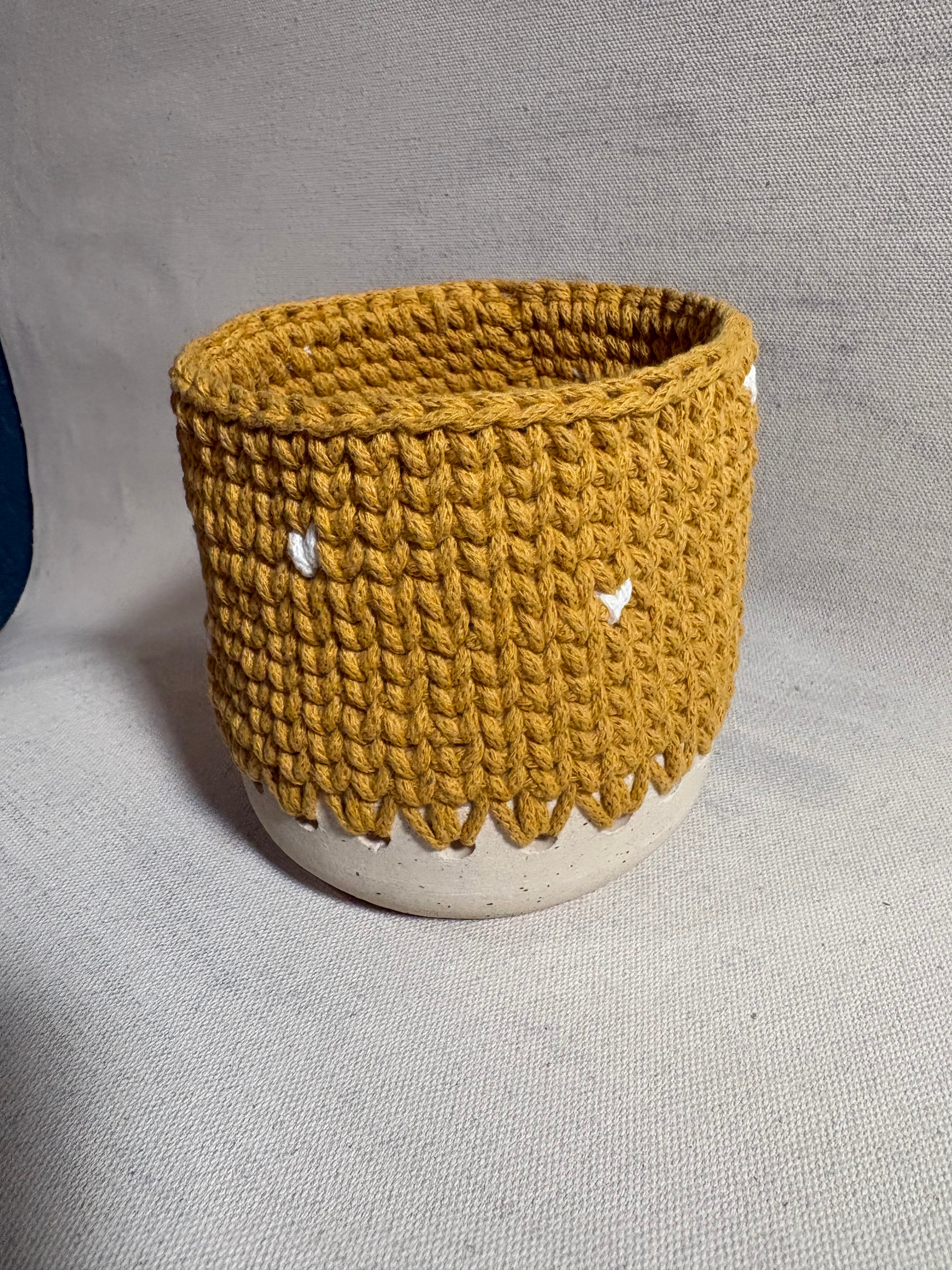 Cestino uncinetto giallo